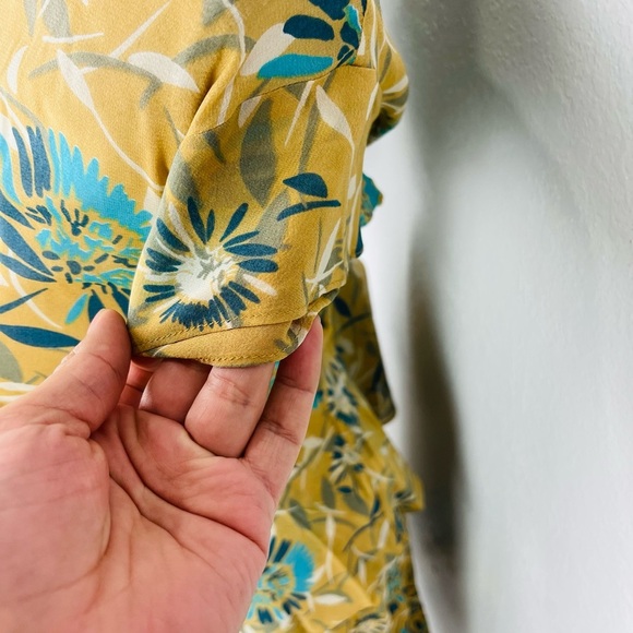 St John Dandelion Floral Silk Two Piece Pleated Silk Skirt Set - Picture 8 of 12